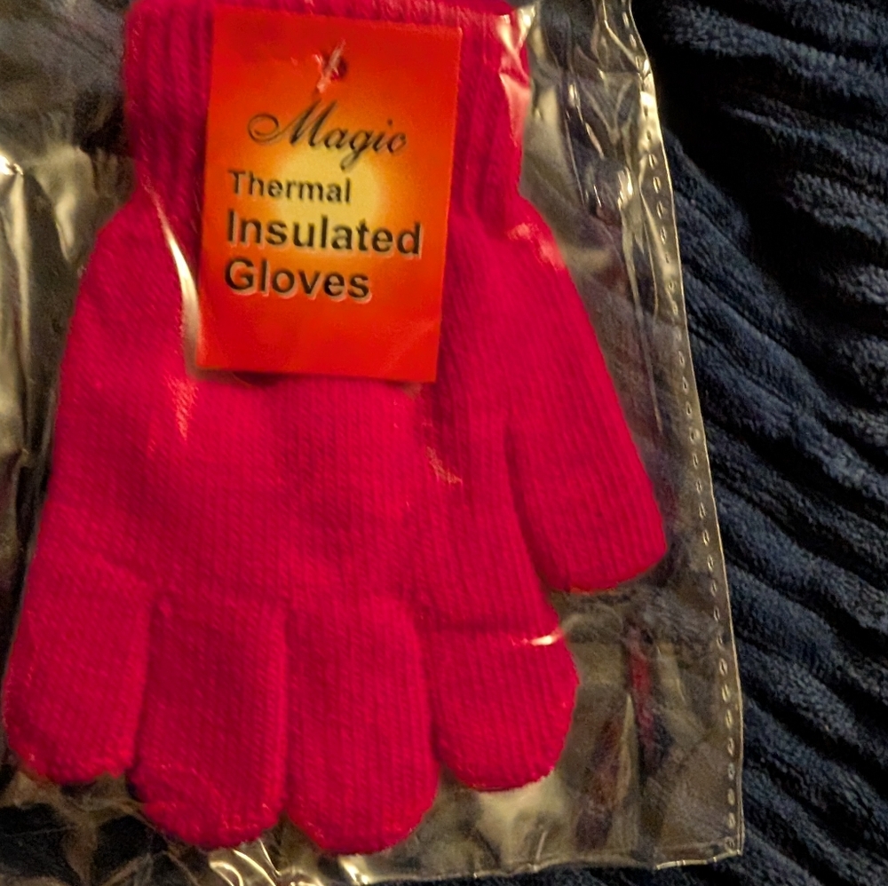 🦋 Kids Magic Hot Pink Thermal Gloves